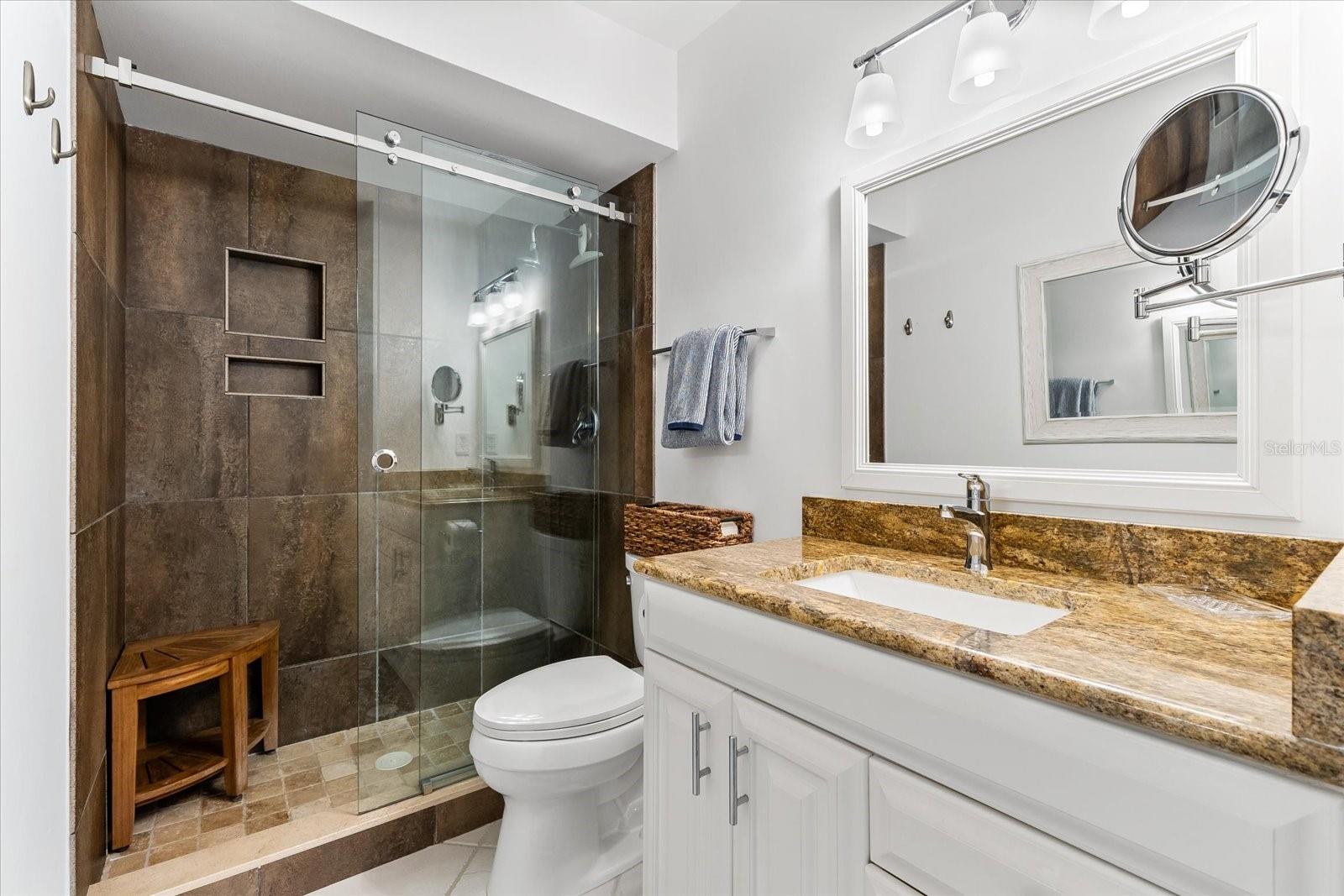 6708 SARASEA CIR #202 — photo 22