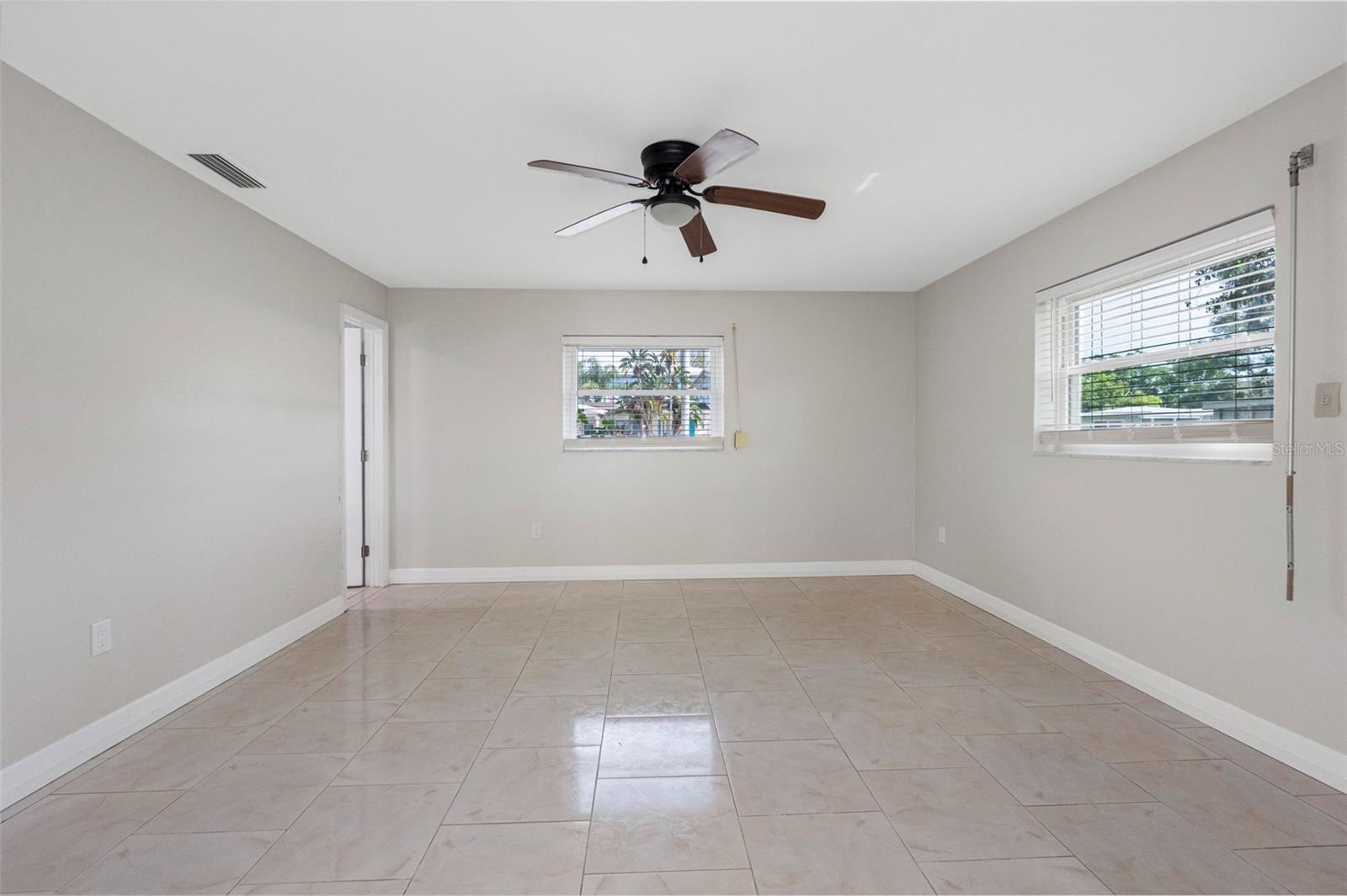 624 ORANGE ST — photo 17