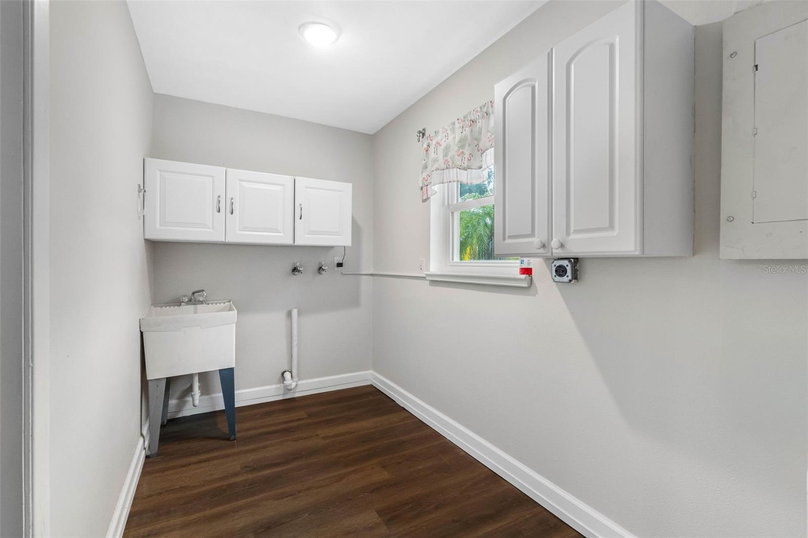 624 ORANGE ST — photo 26