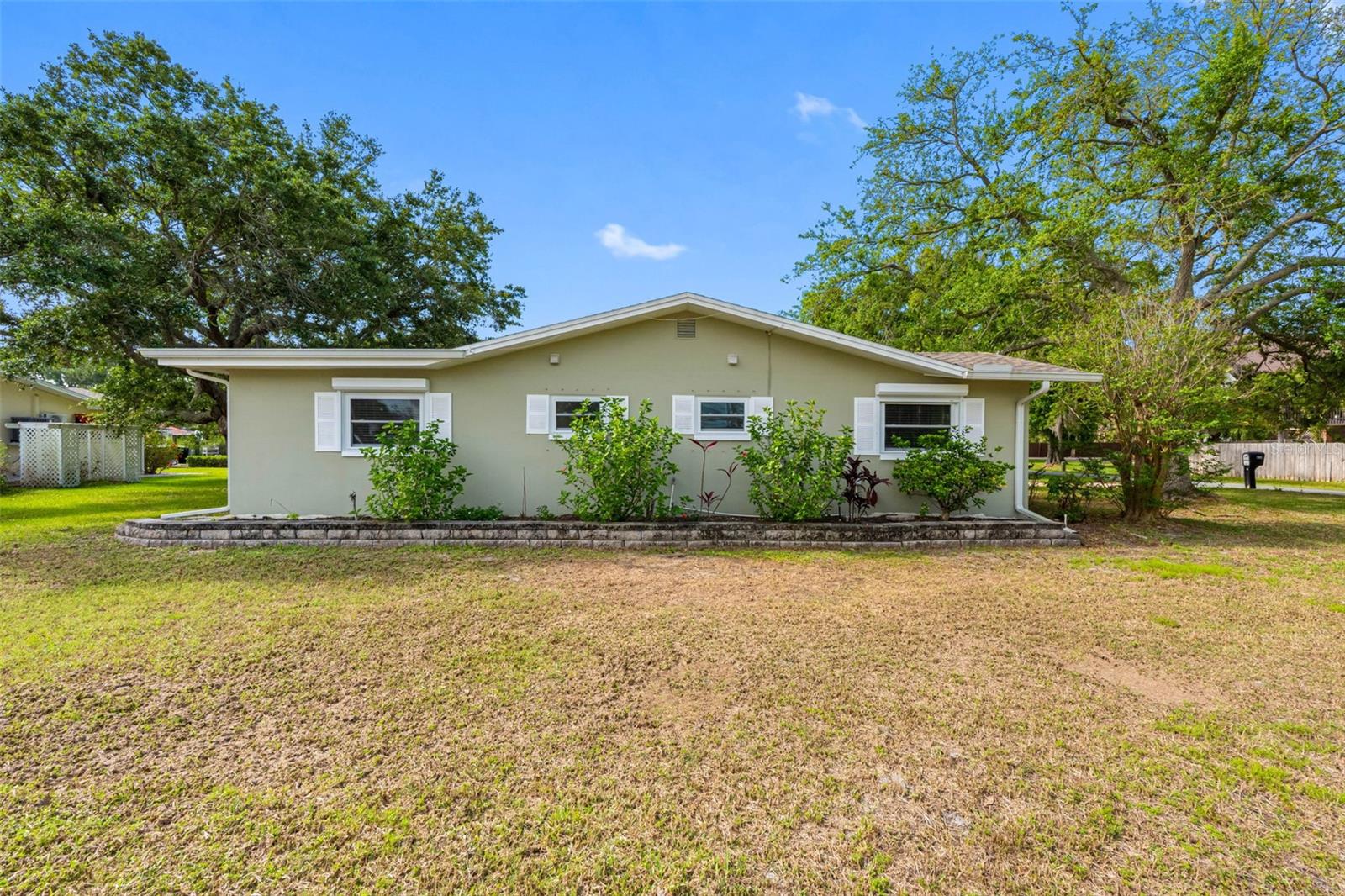 624 ORANGE ST — photo 32