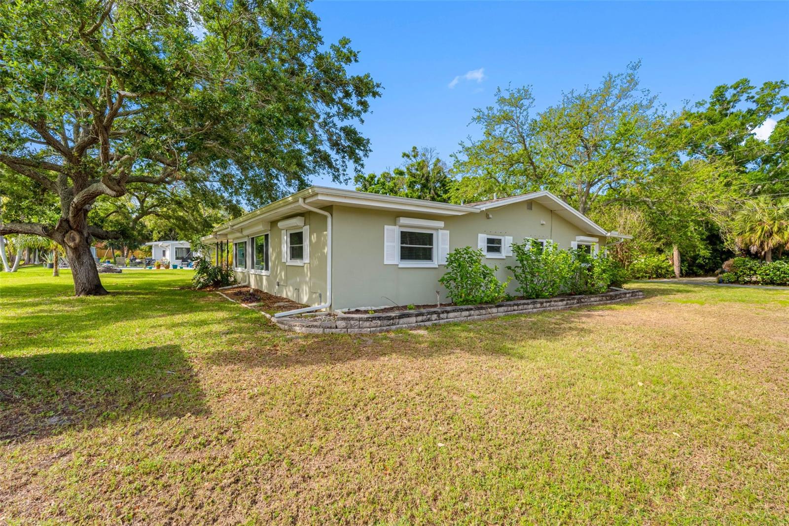 624 ORANGE ST — photo 34