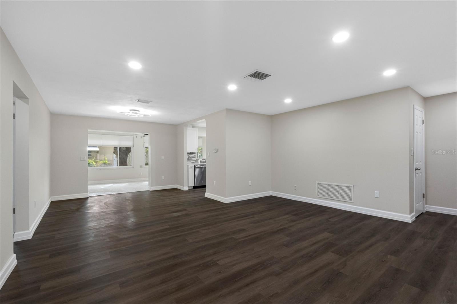 624 ORANGE ST — photo 4