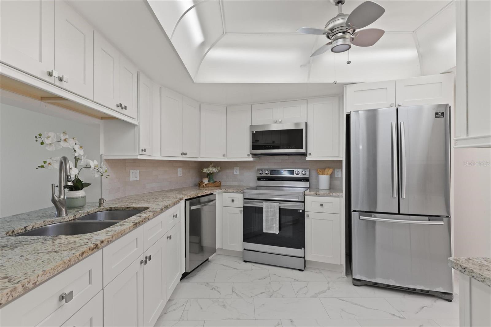 7540 SUNSHINE SKYWAY LN S #T35 — photo 4