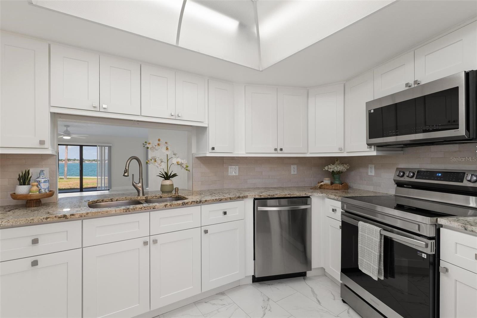 7540 SUNSHINE SKYWAY LN S #T35 — photo 5