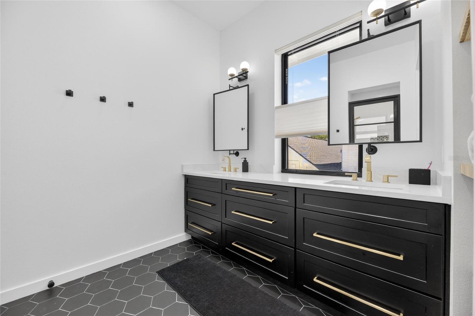 1801 N MORGAN ST #11 — photo 8