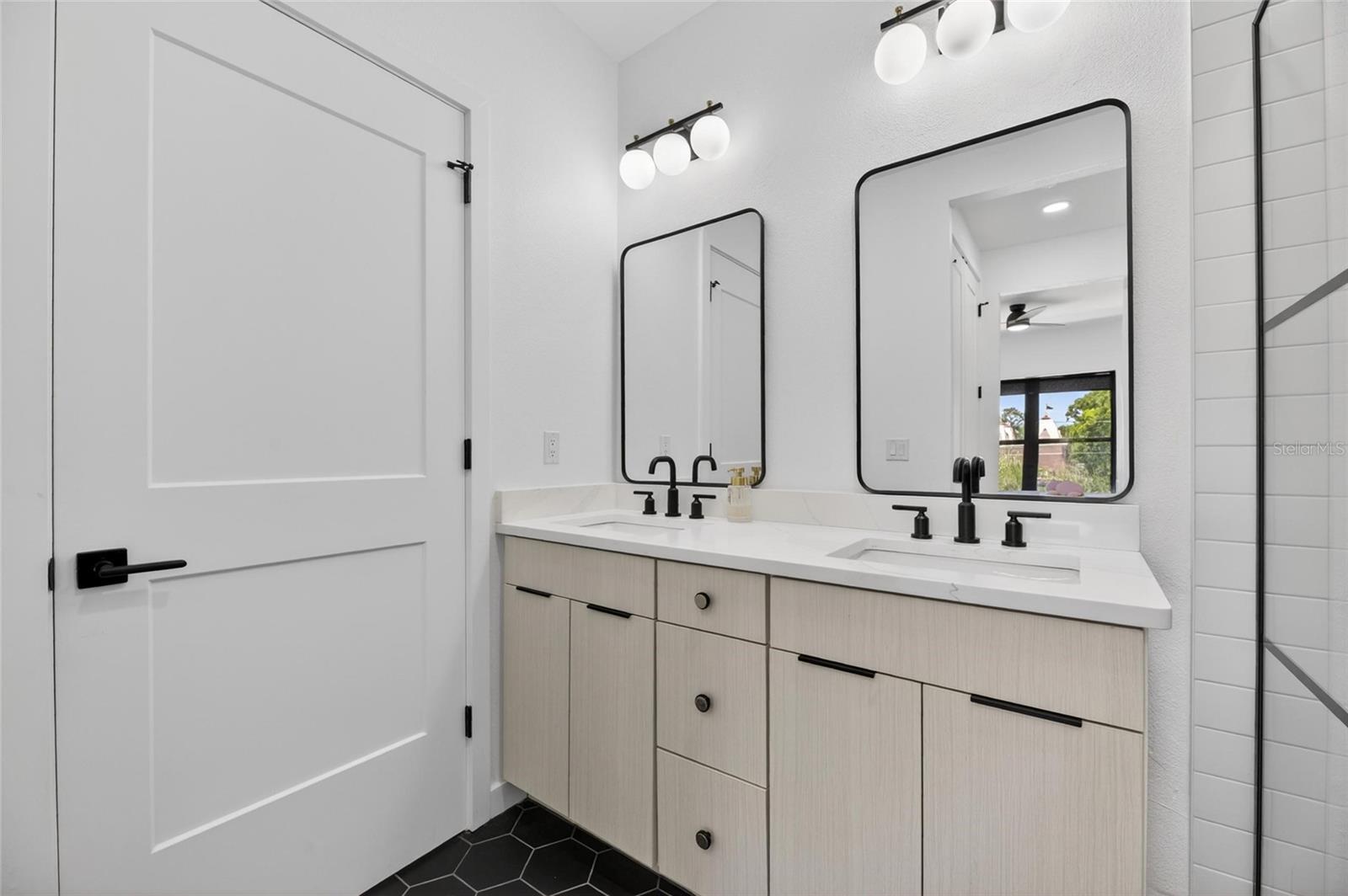 1801 N MORGAN ST #11 — photo 10