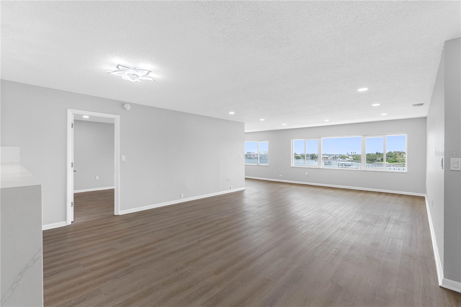 100 BLUFF VIEW DR #404C — photo 18