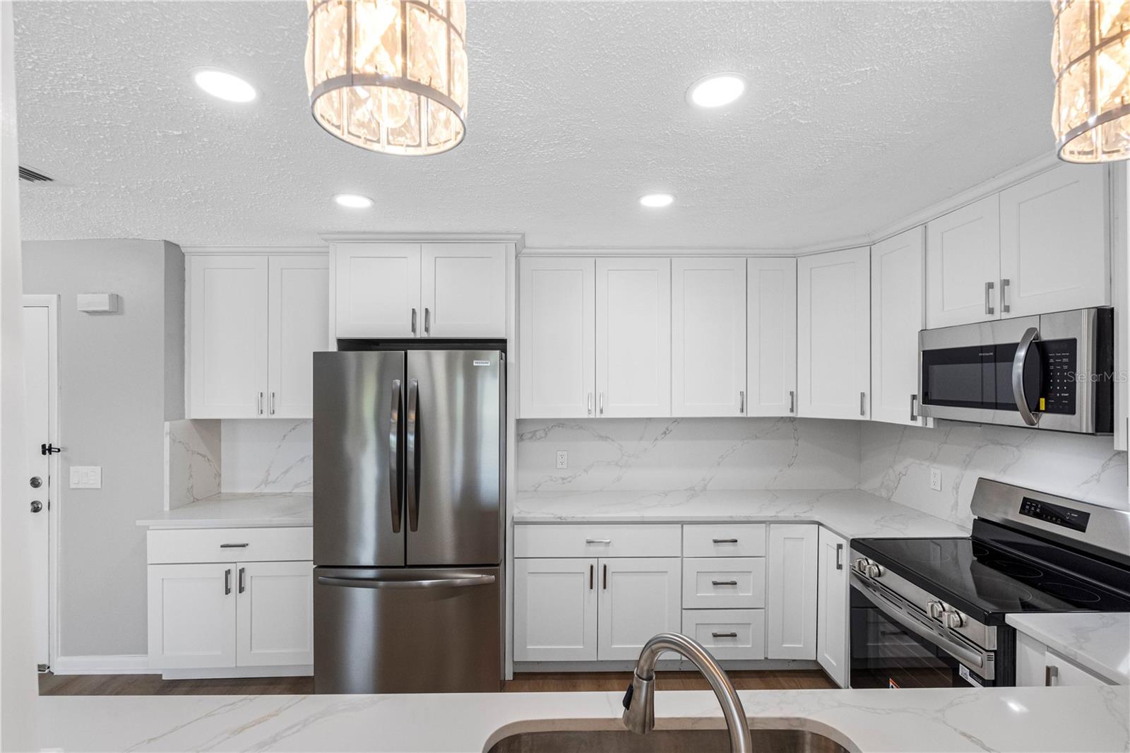 100 BLUFF VIEW DR #404C — photo 14
