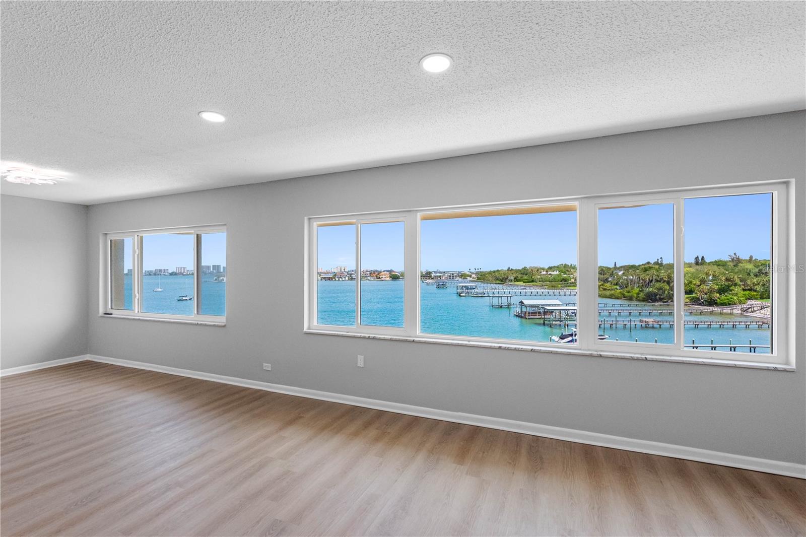 100 BLUFF VIEW DR #404C — photo 5