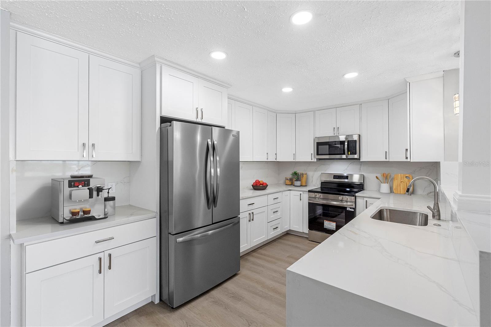 100 BLUFF VIEW DR #404C — photo 12