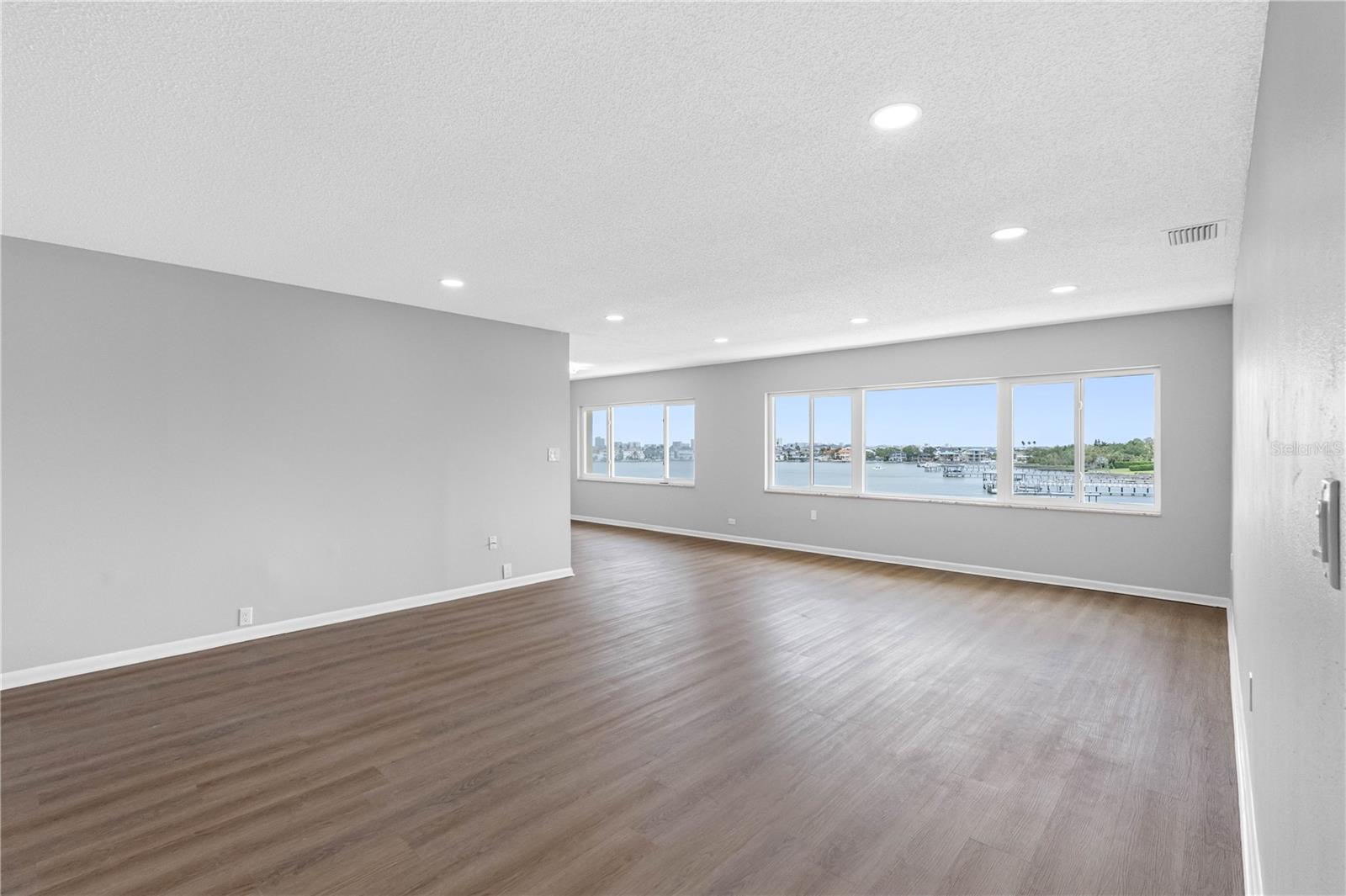 100 BLUFF VIEW DR #404C — photo 22