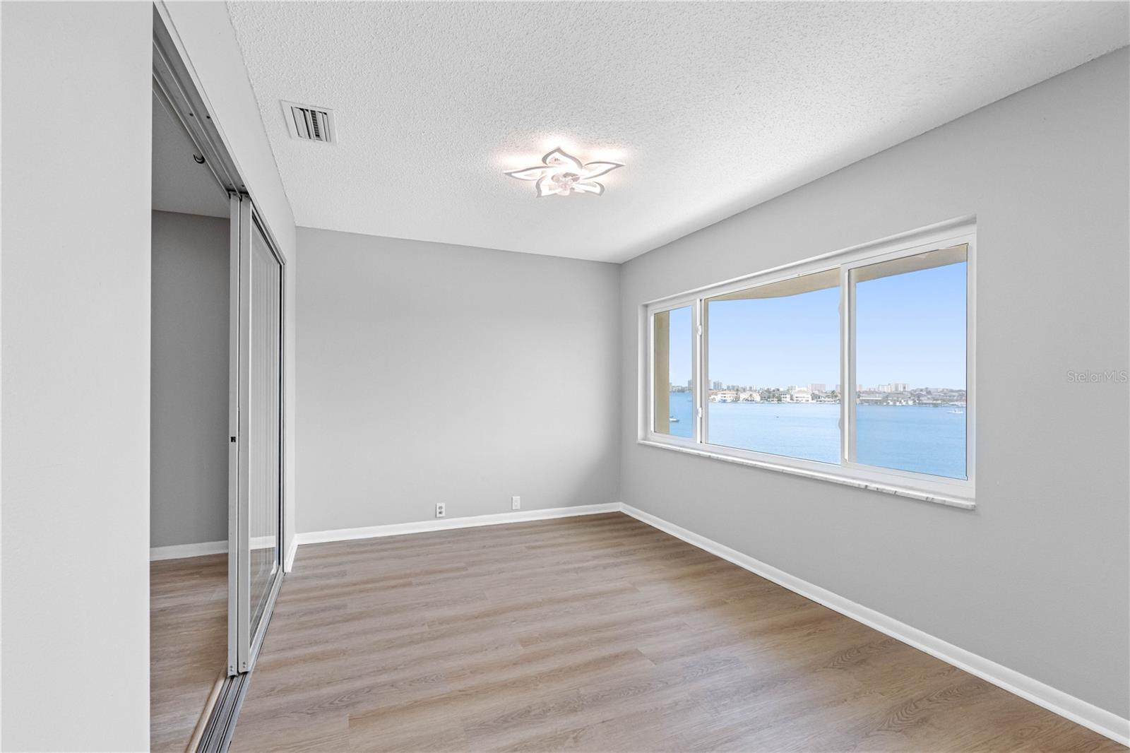 100 BLUFF VIEW DR #404C — photo 19
