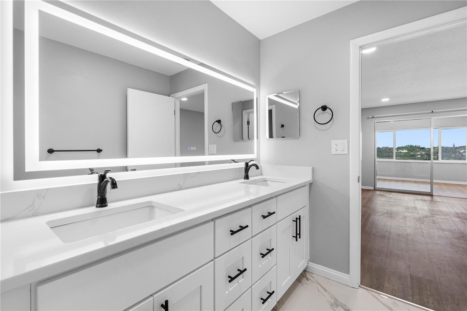 100 BLUFF VIEW DR #404C — photo 36