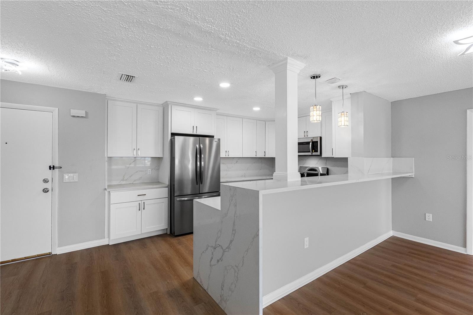 100 BLUFF VIEW DR #404C — photo 16