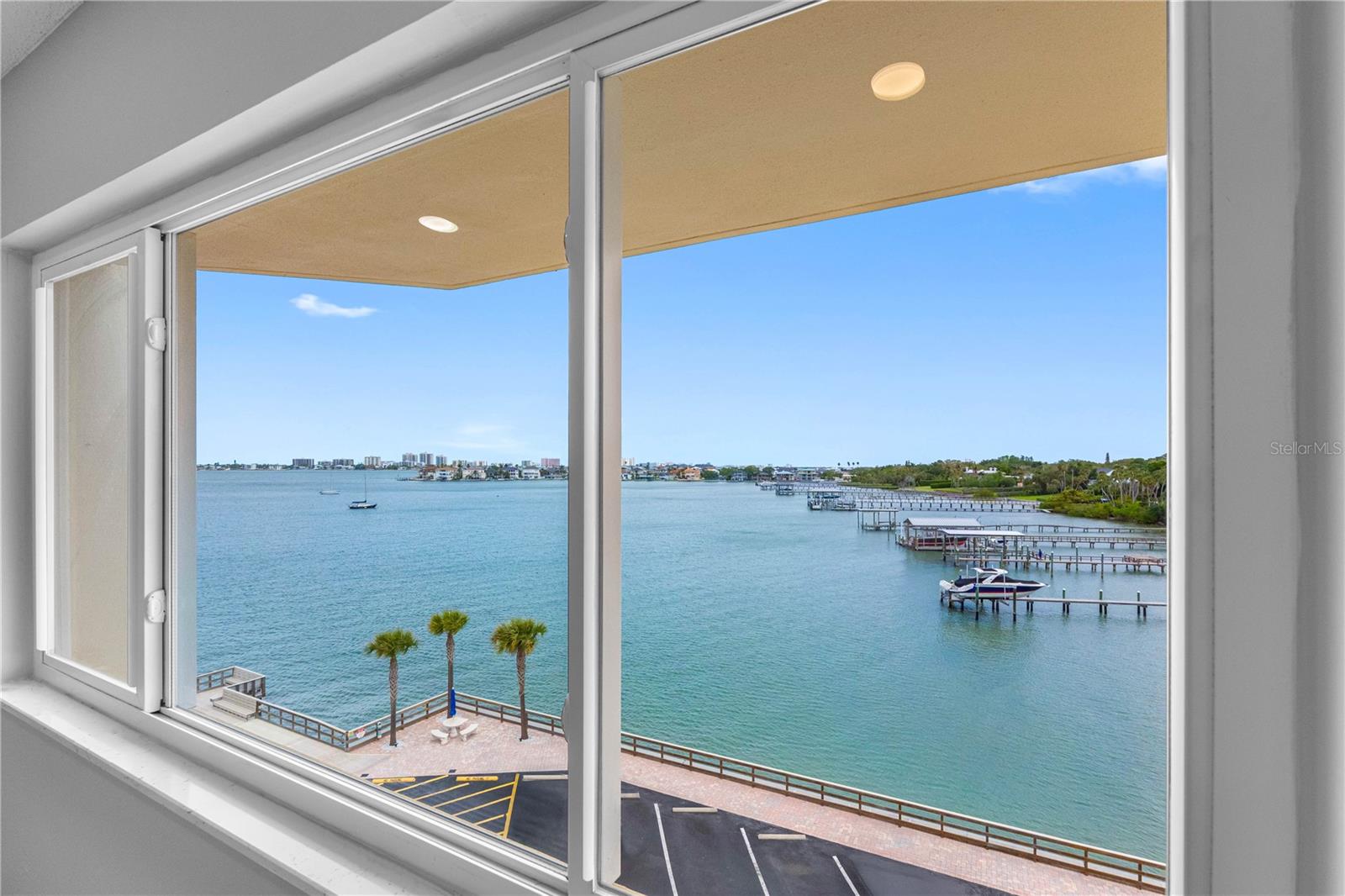 100 BLUFF VIEW DR #404C — photo 3