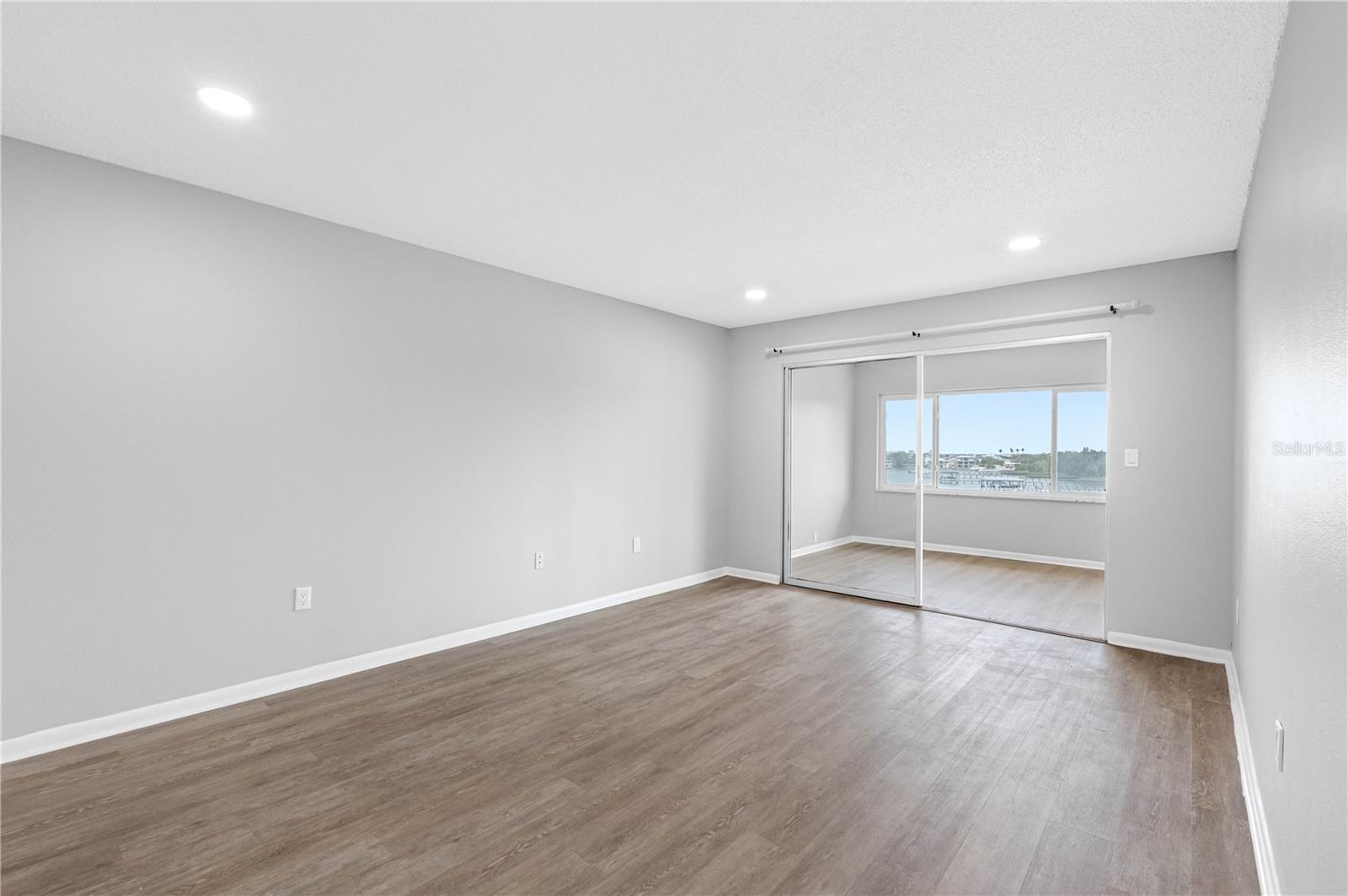 100 BLUFF VIEW DR #404C — photo 33