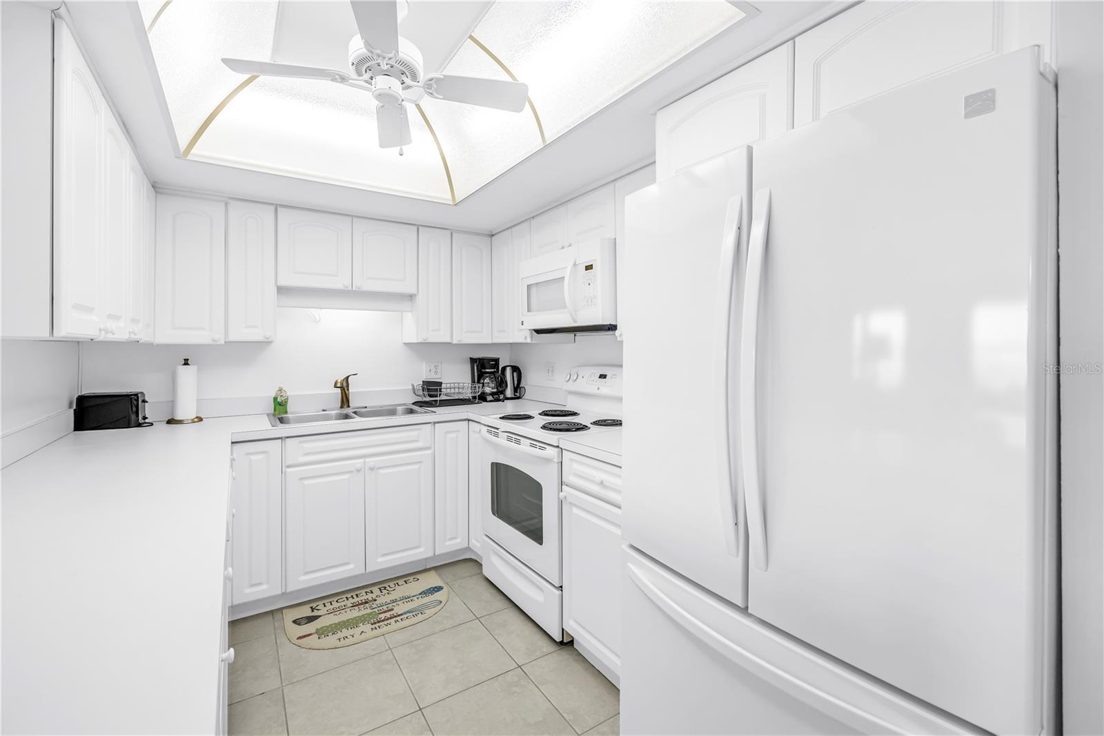 5220 BRITTANY DR S #1202 — photo 15