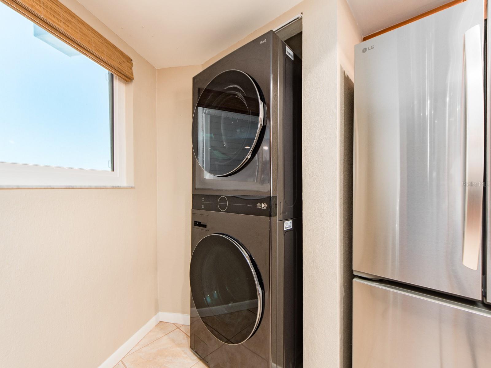 610 ISLAND WAY #407 — photo 11