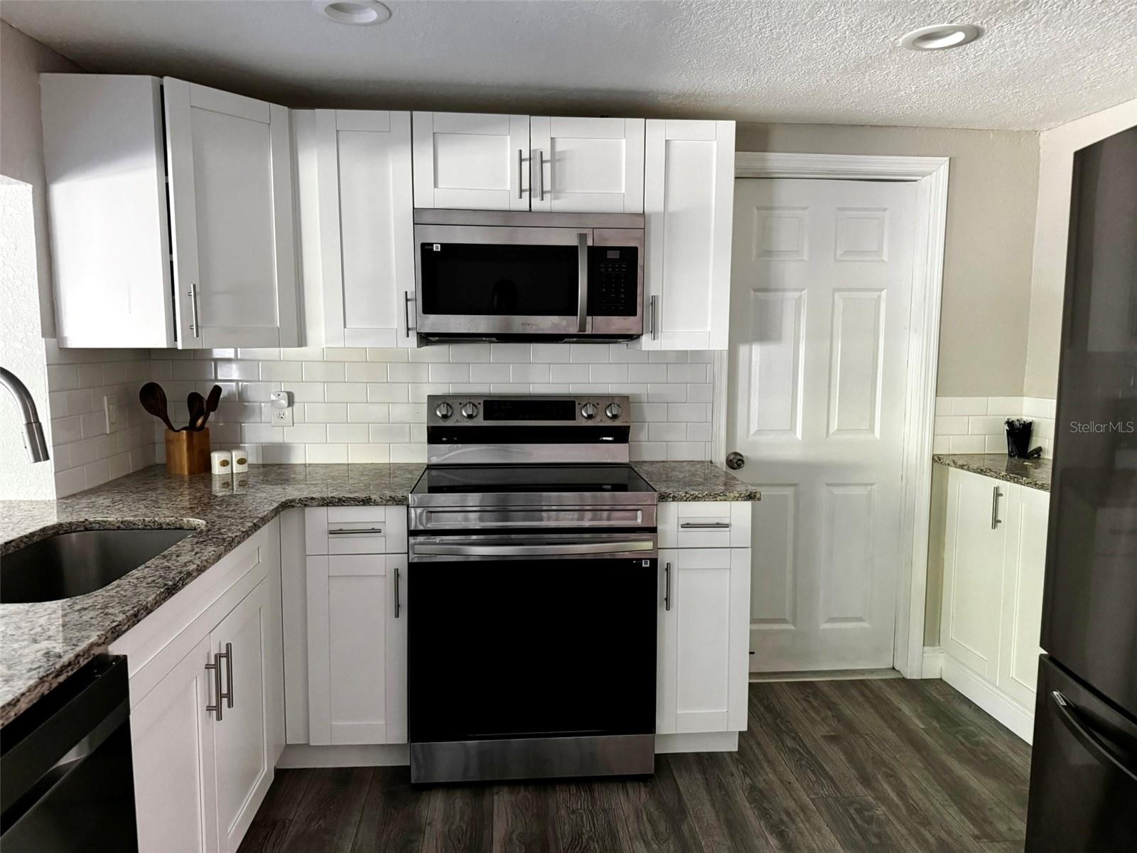 12302 COBBLE STONE DR — photo 11