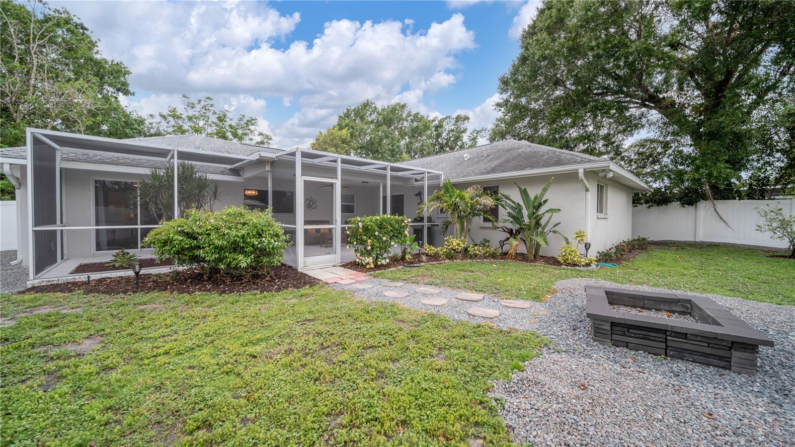 5219 INVERNESS DR — photo 32