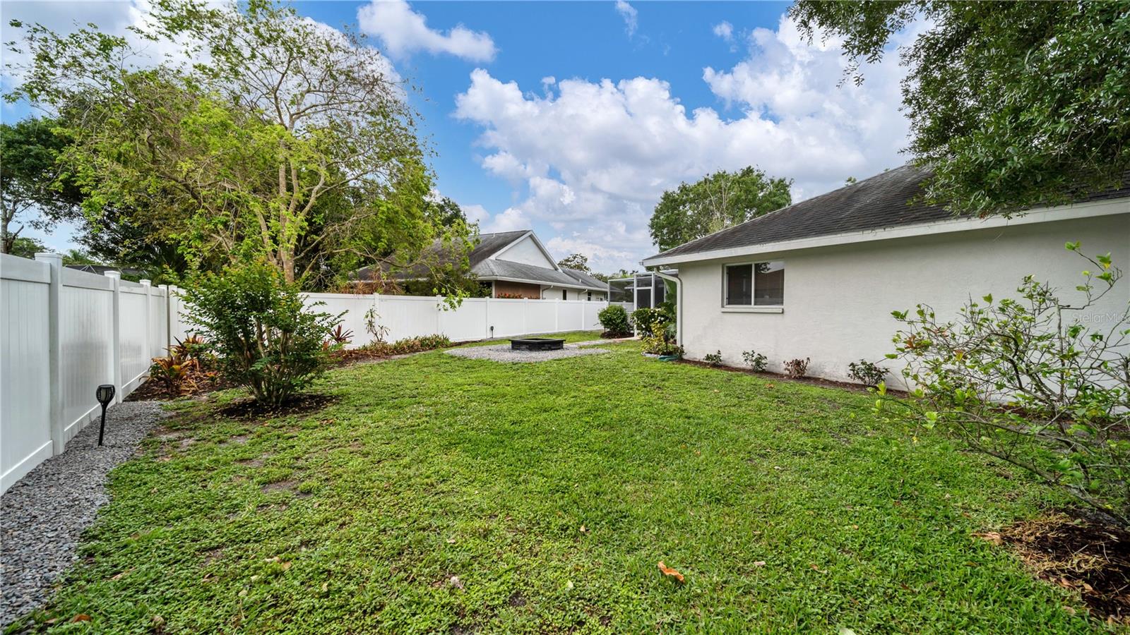 5219 INVERNESS DR — photo 3