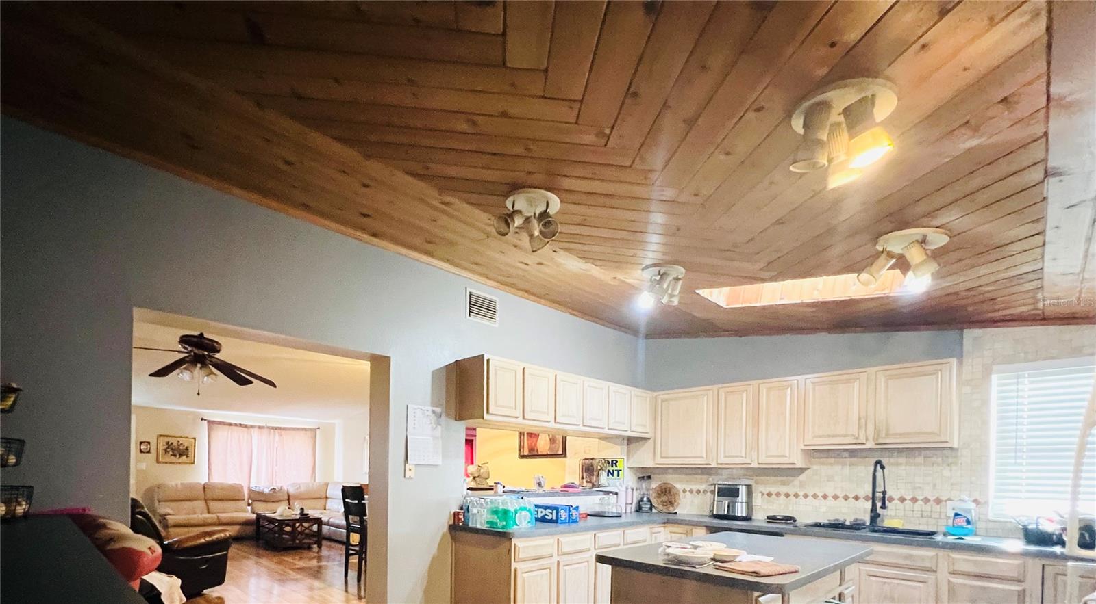 5543 MOOG RD — photo 7