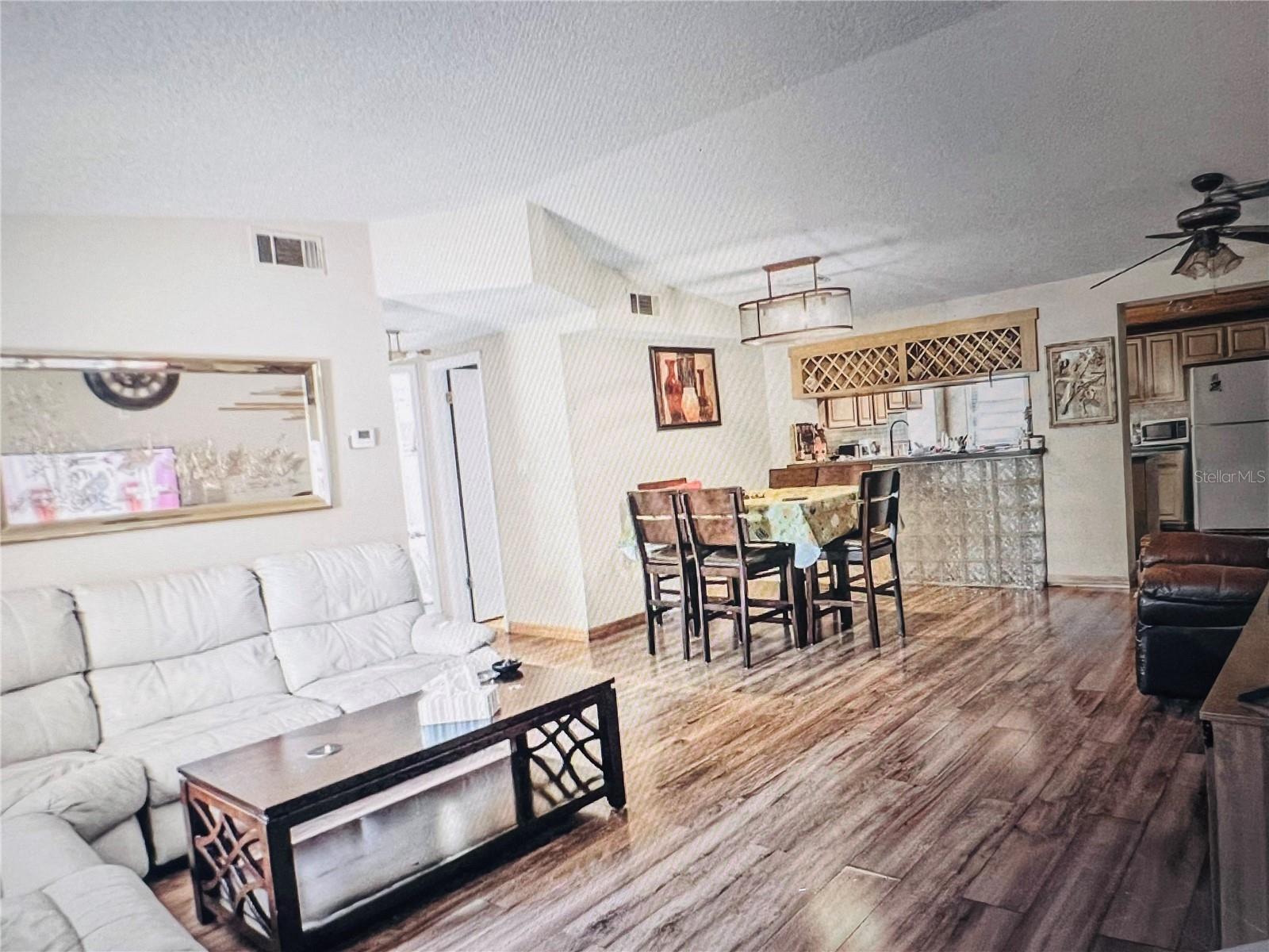 5543 MOOG RD — photo 3