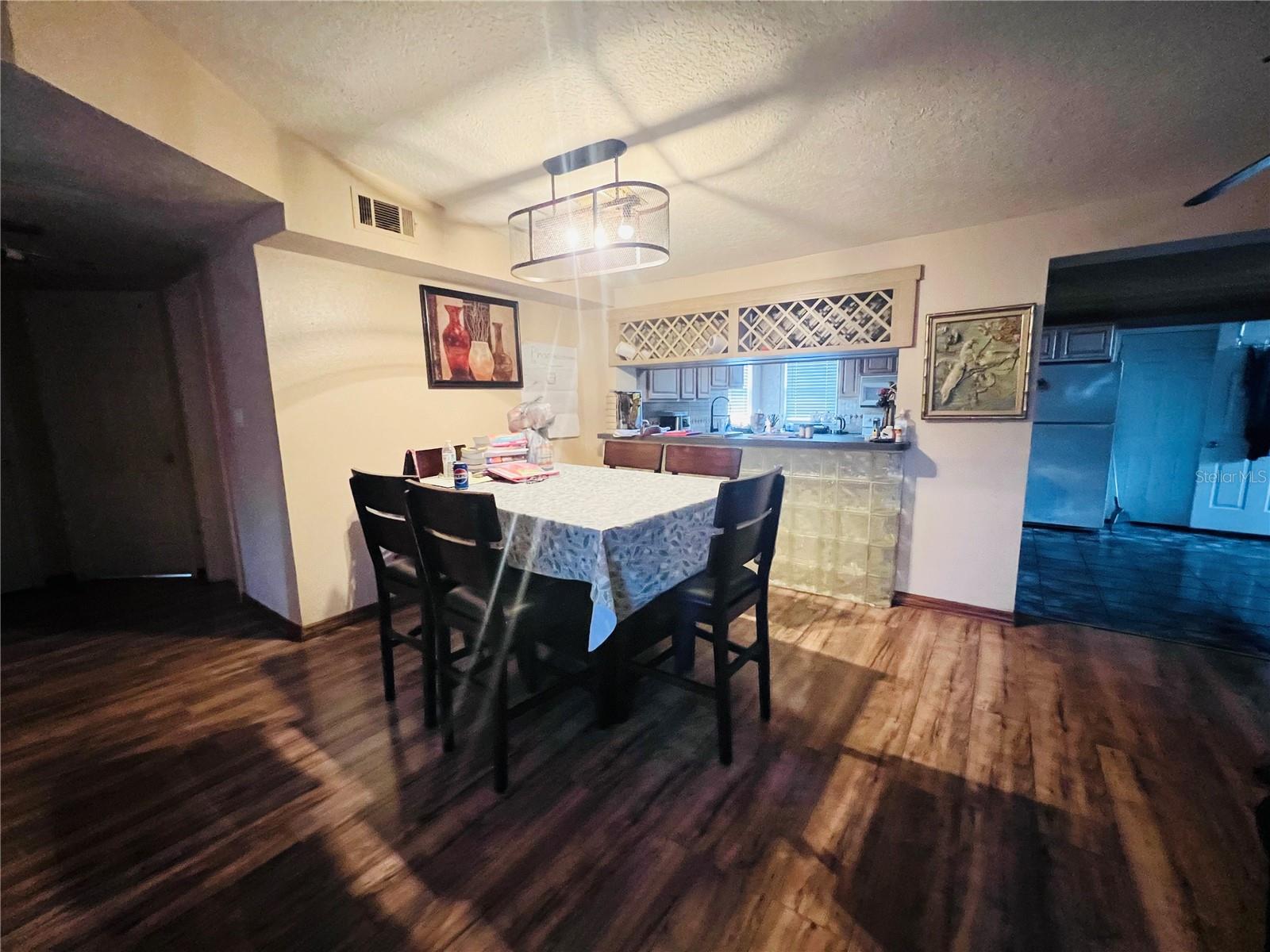 5543 MOOG RD — photo 4