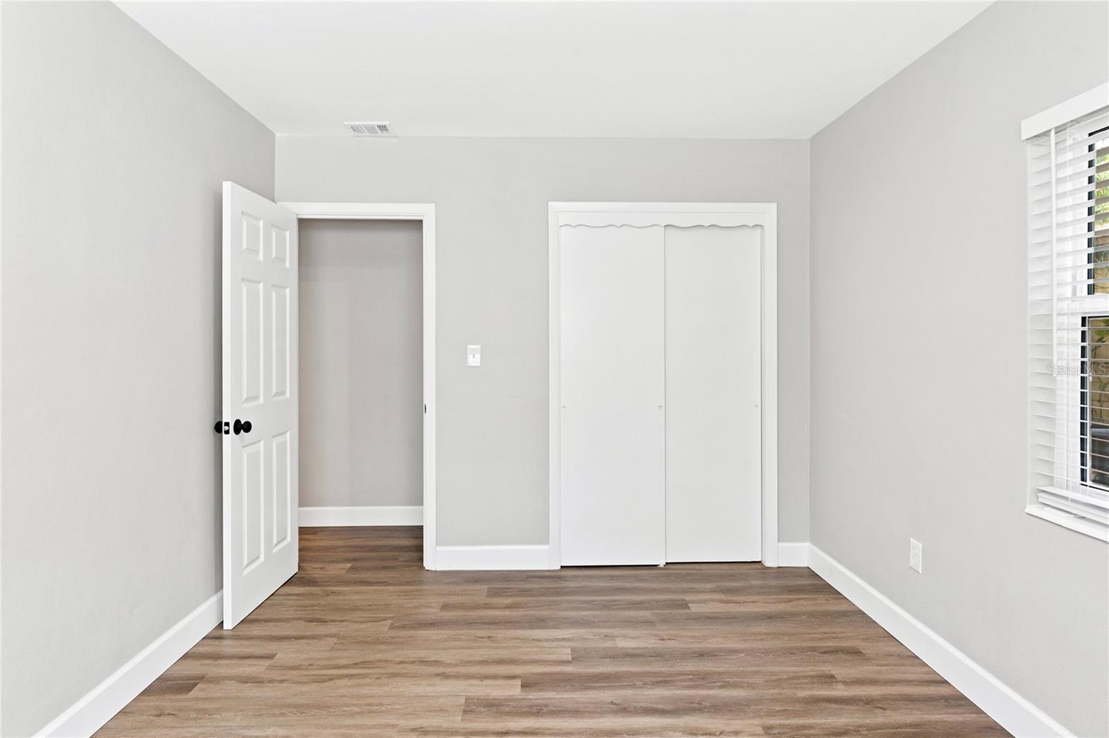 804 S EVERGREEN AVE — photo 38