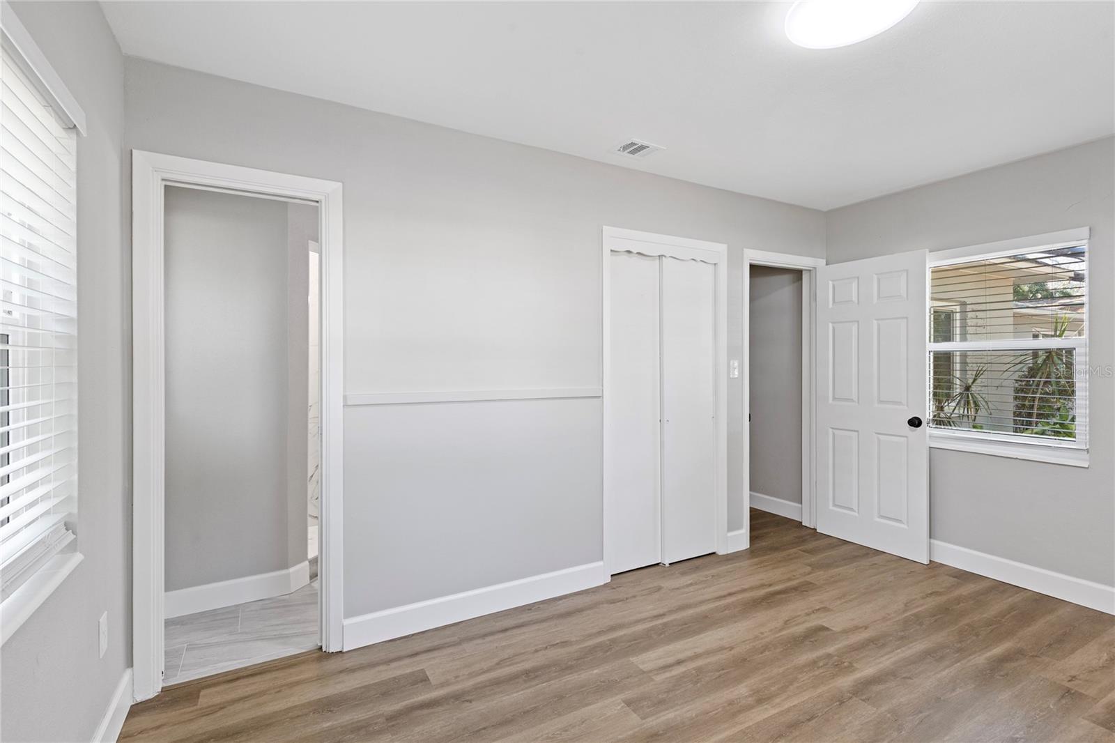 804 S EVERGREEN AVE — photo 27