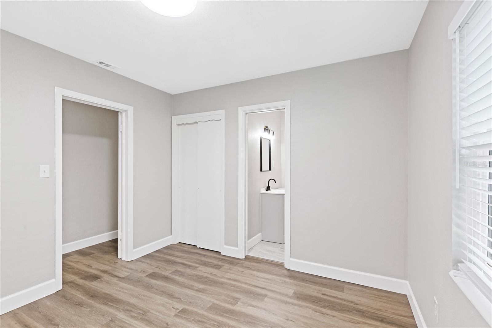 804 S EVERGREEN AVE — photo 32