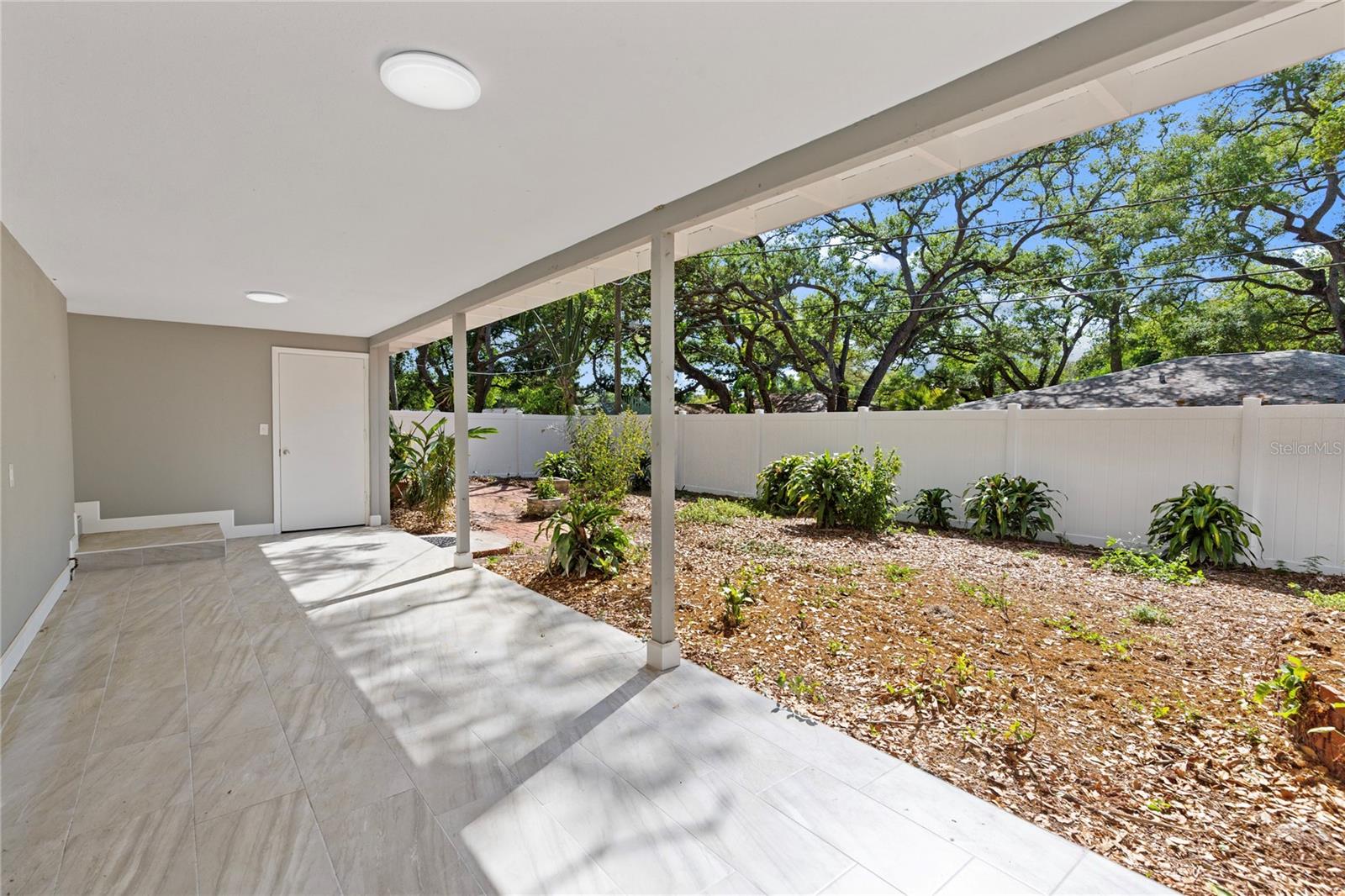804 S EVERGREEN AVE — photo 9