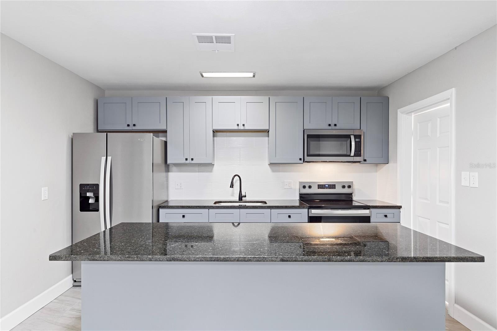 804 S EVERGREEN AVE — photo 15