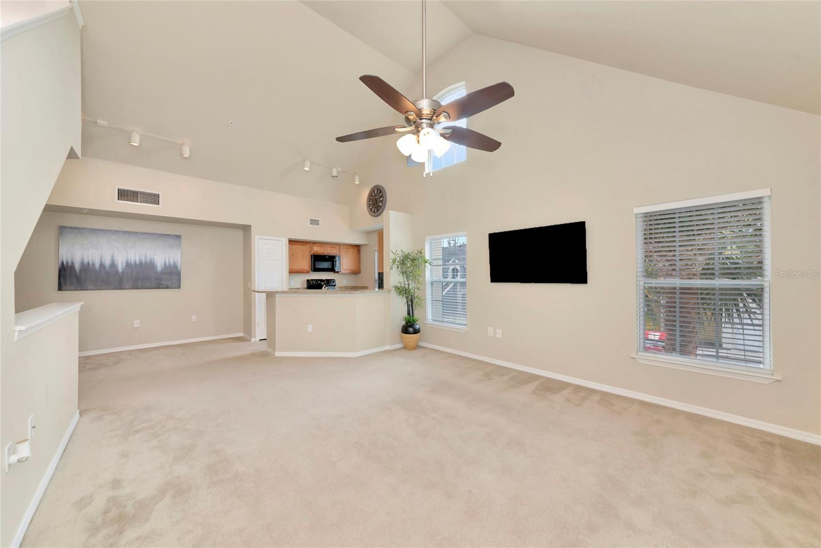 5560 ROSEHILL RD #201 — photo 3
