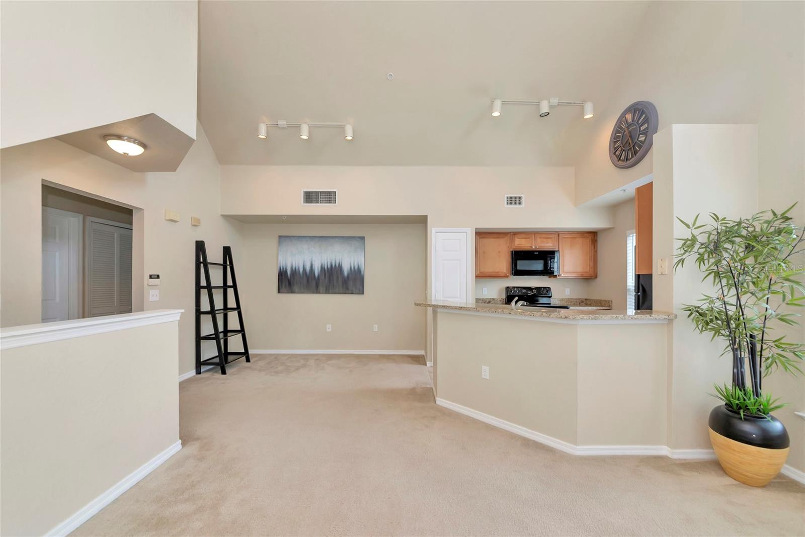 5560 ROSEHILL RD #201 — photo 8