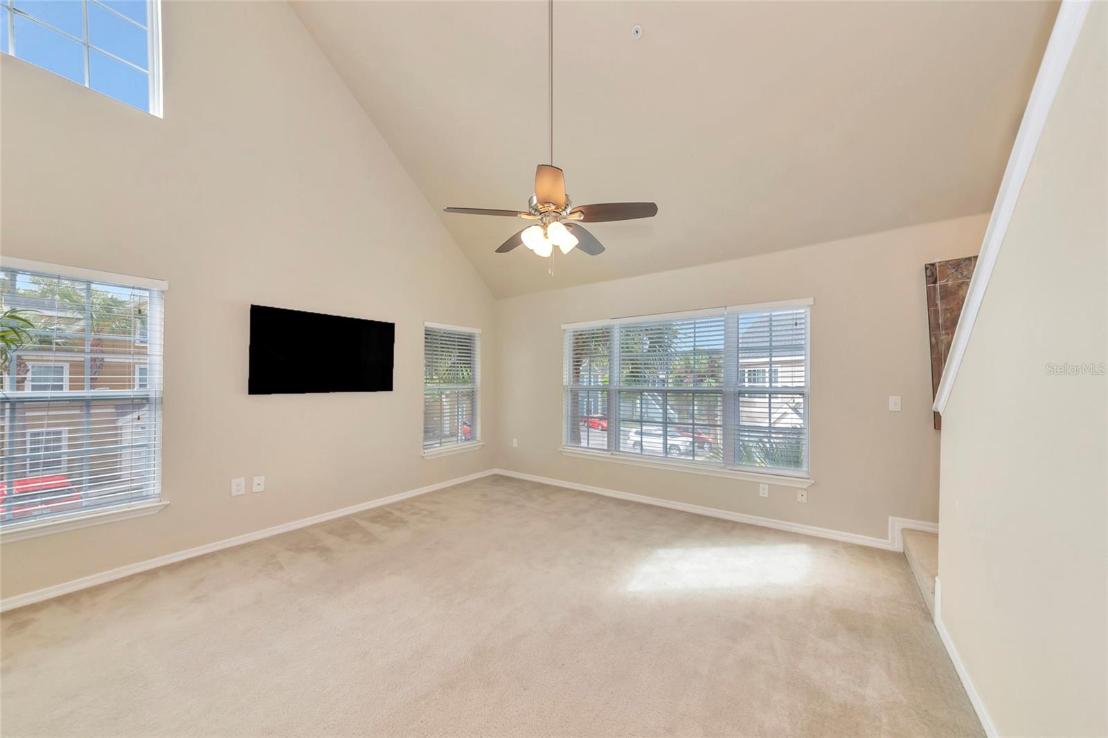 5560 ROSEHILL RD #201 — photo 4
