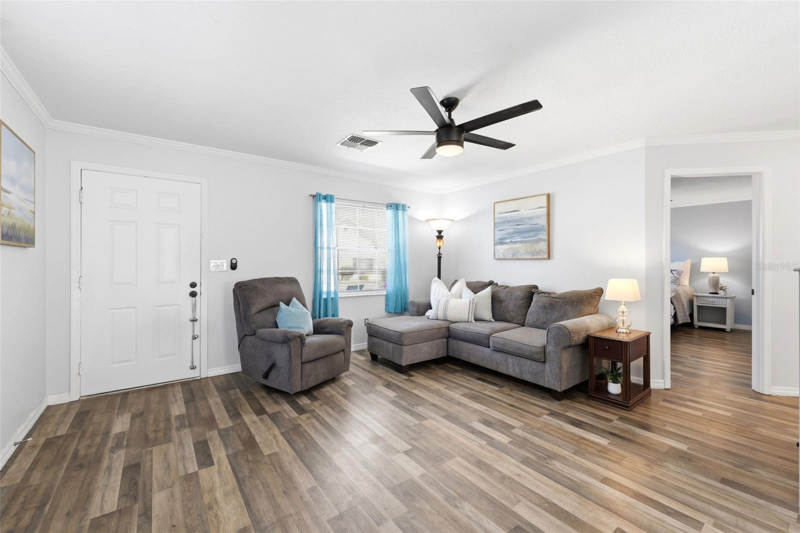 6129 ELMHURST DR — photo 4