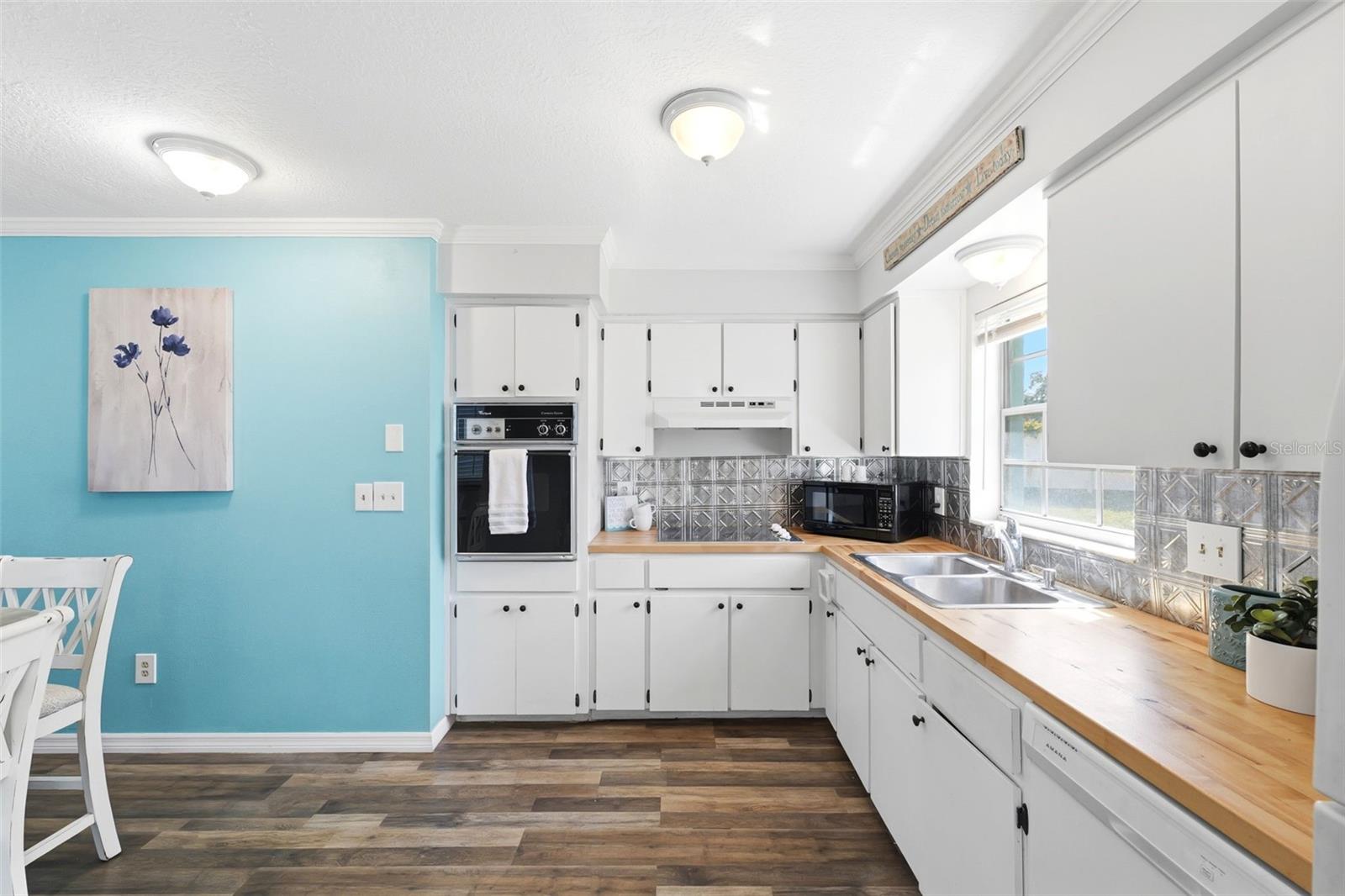 6129 ELMHURST DR — photo 10
