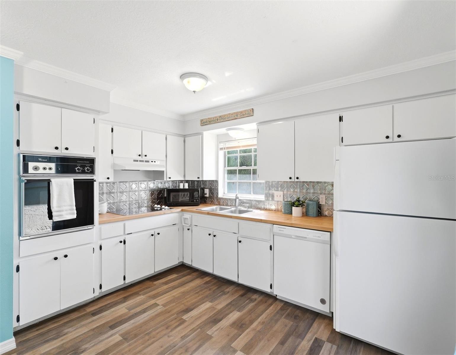 6129 ELMHURST DR — photo 7