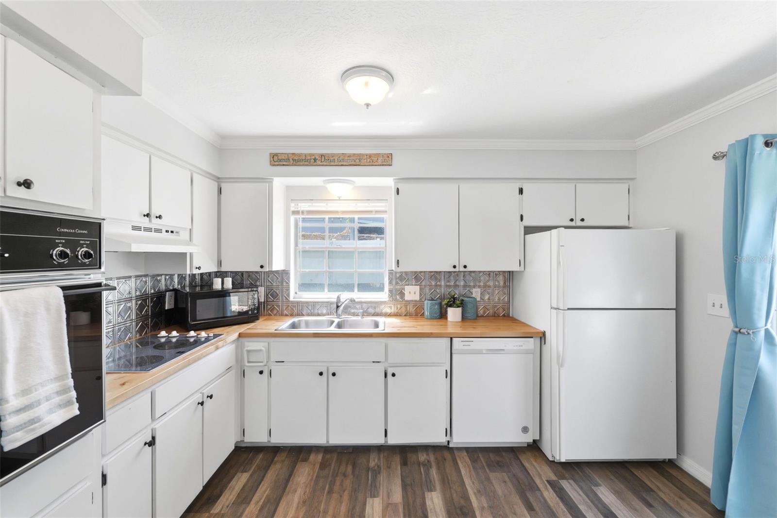 6129 ELMHURST DR — photo 9