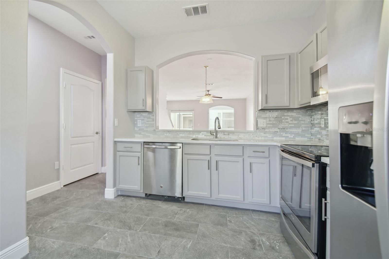 3430 HIGH HAMPTON CIR — photo 7