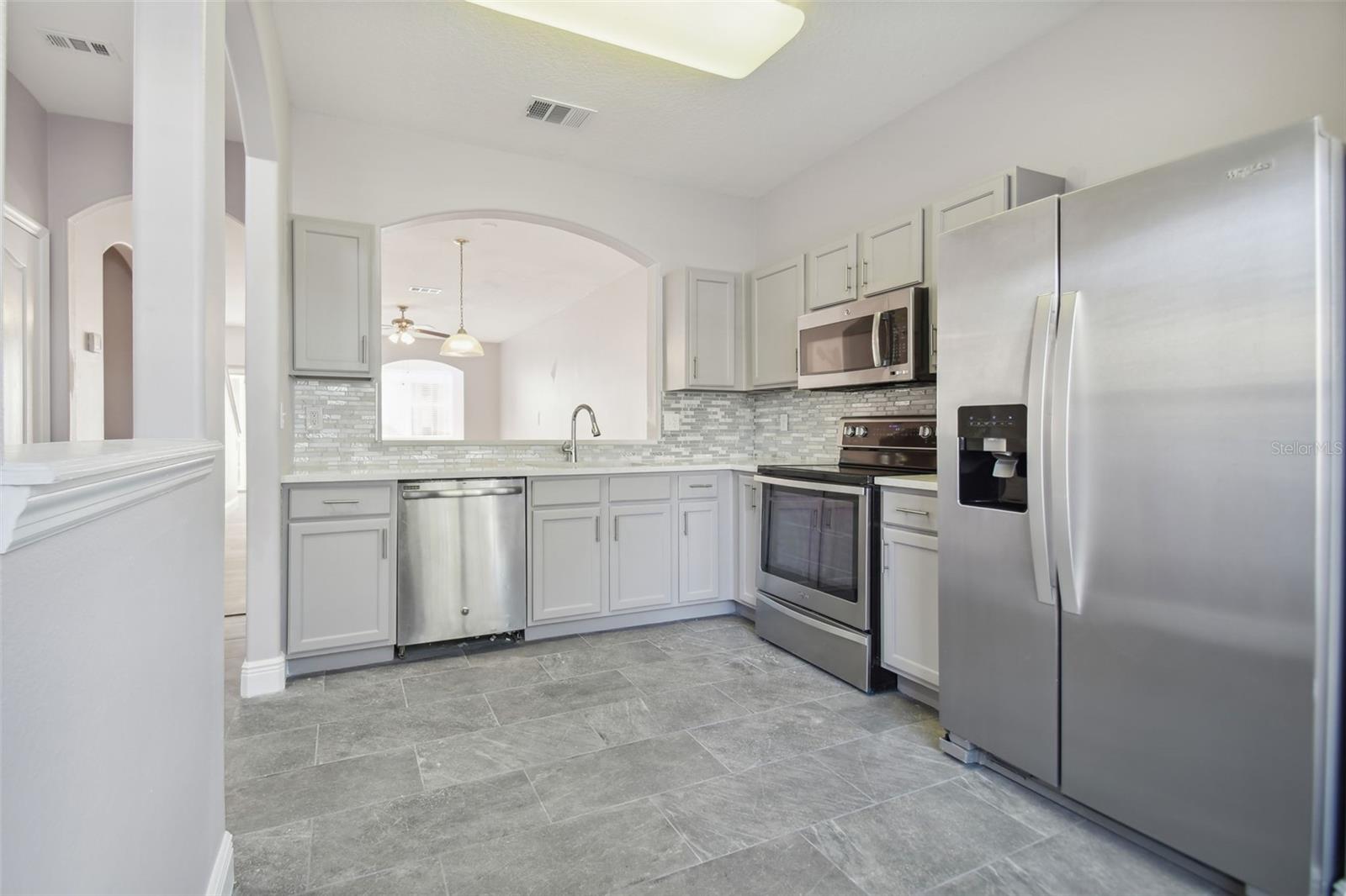 3430 HIGH HAMPTON CIR — photo 5