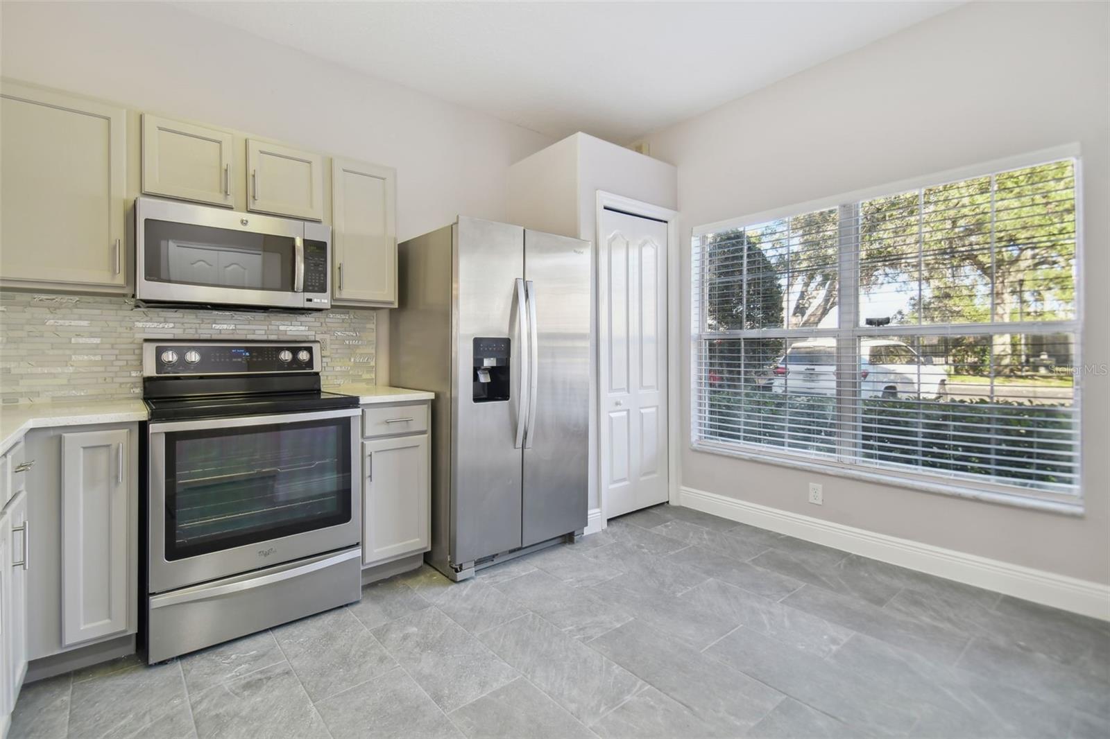 3430 HIGH HAMPTON CIR — photo 8