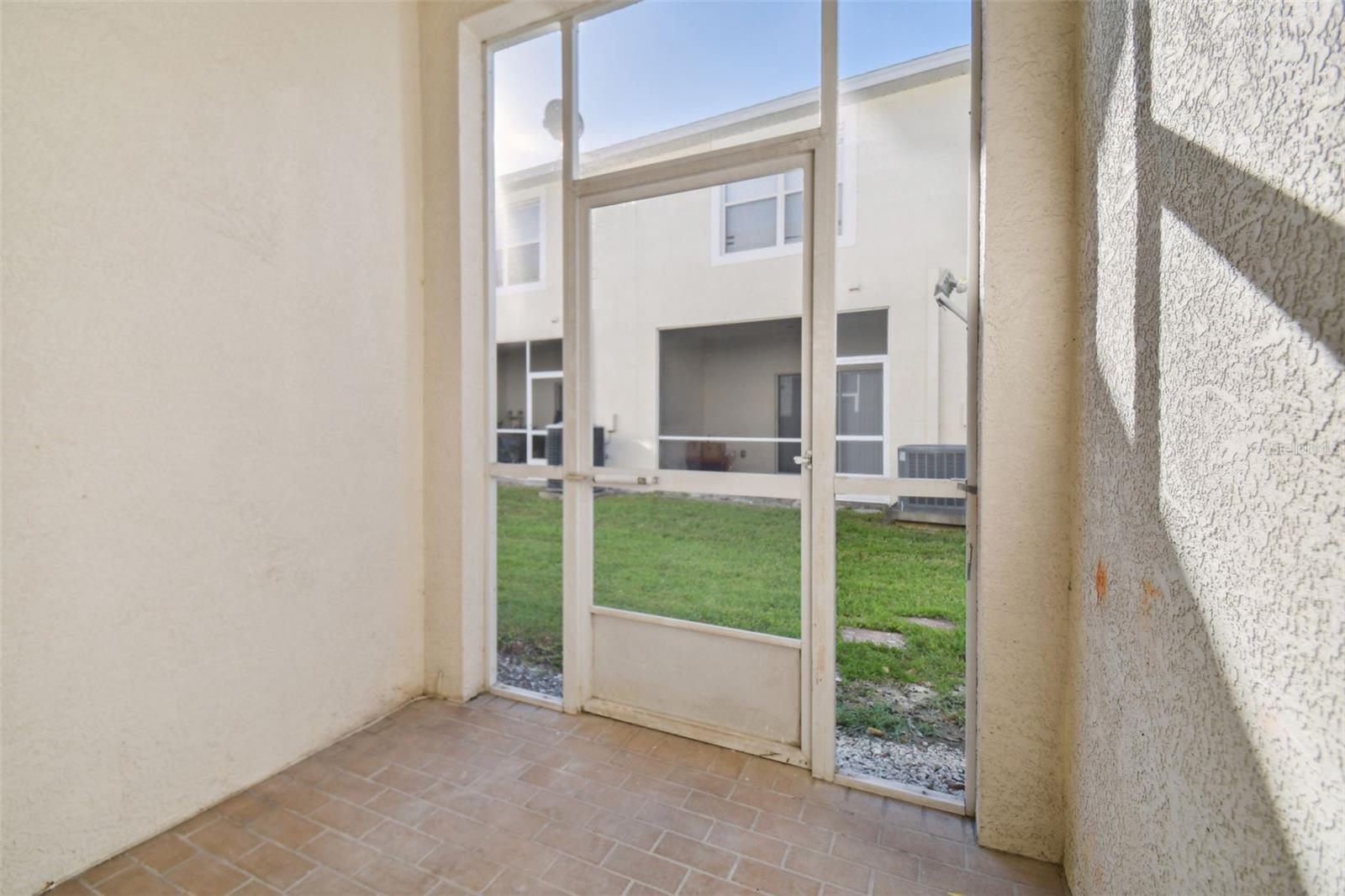 3430 HIGH HAMPTON CIR — photo 32