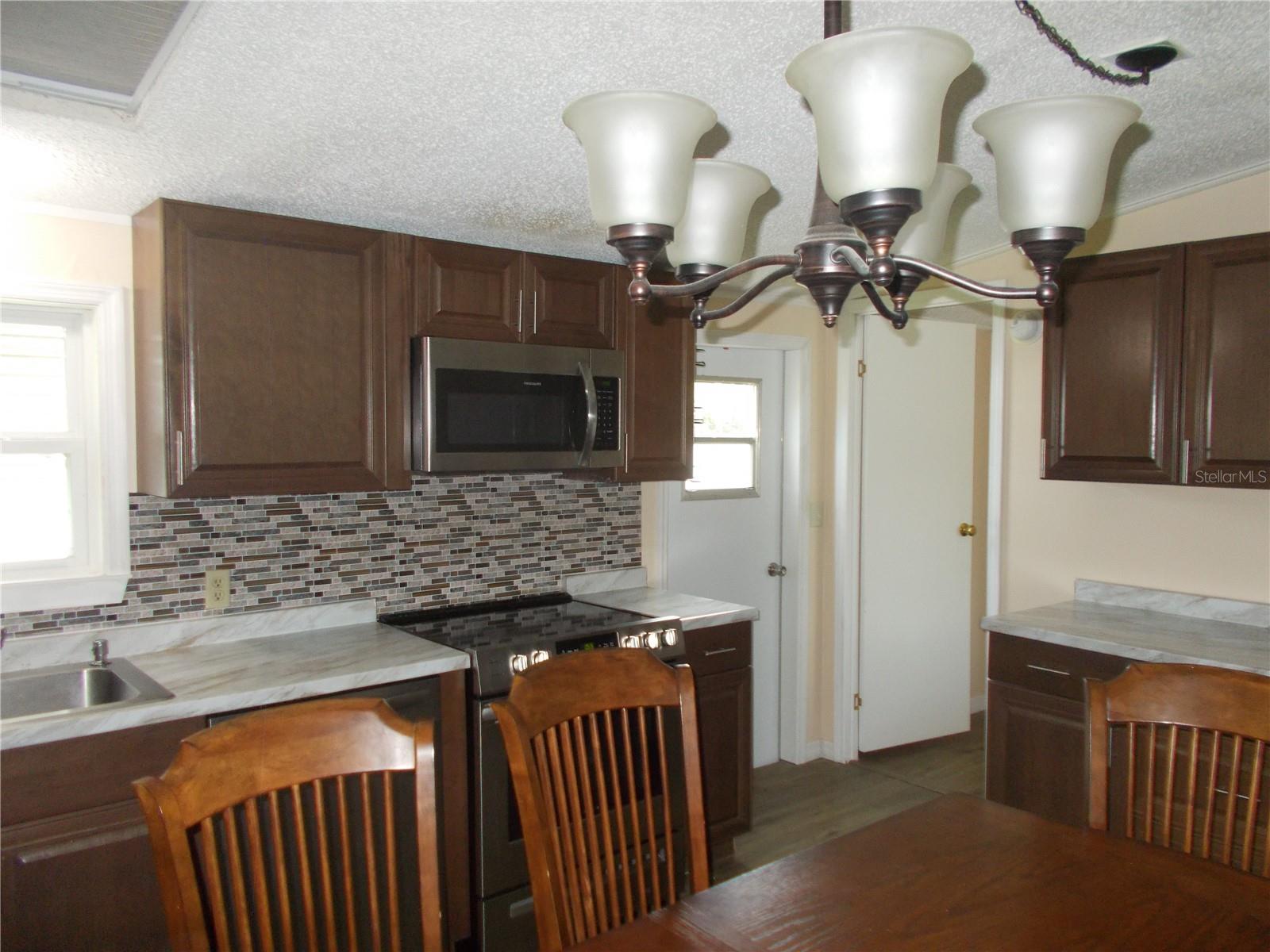 6420 HAELE CT — photo 5