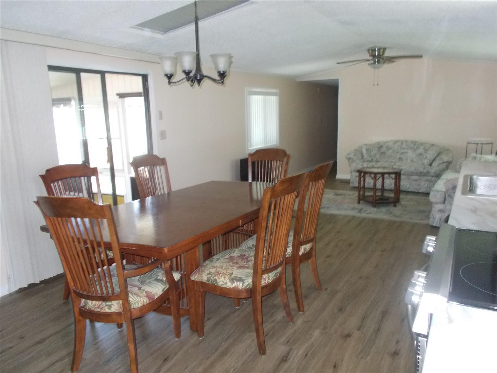 6420 HAELE CT — photo 10