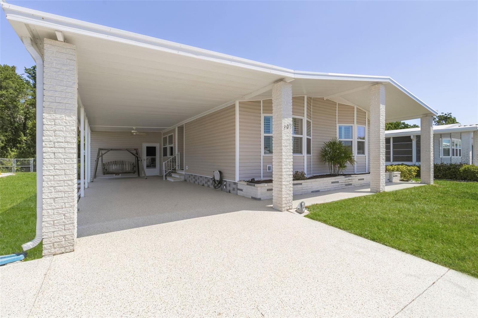 209 VISTORIA DR — photo 3