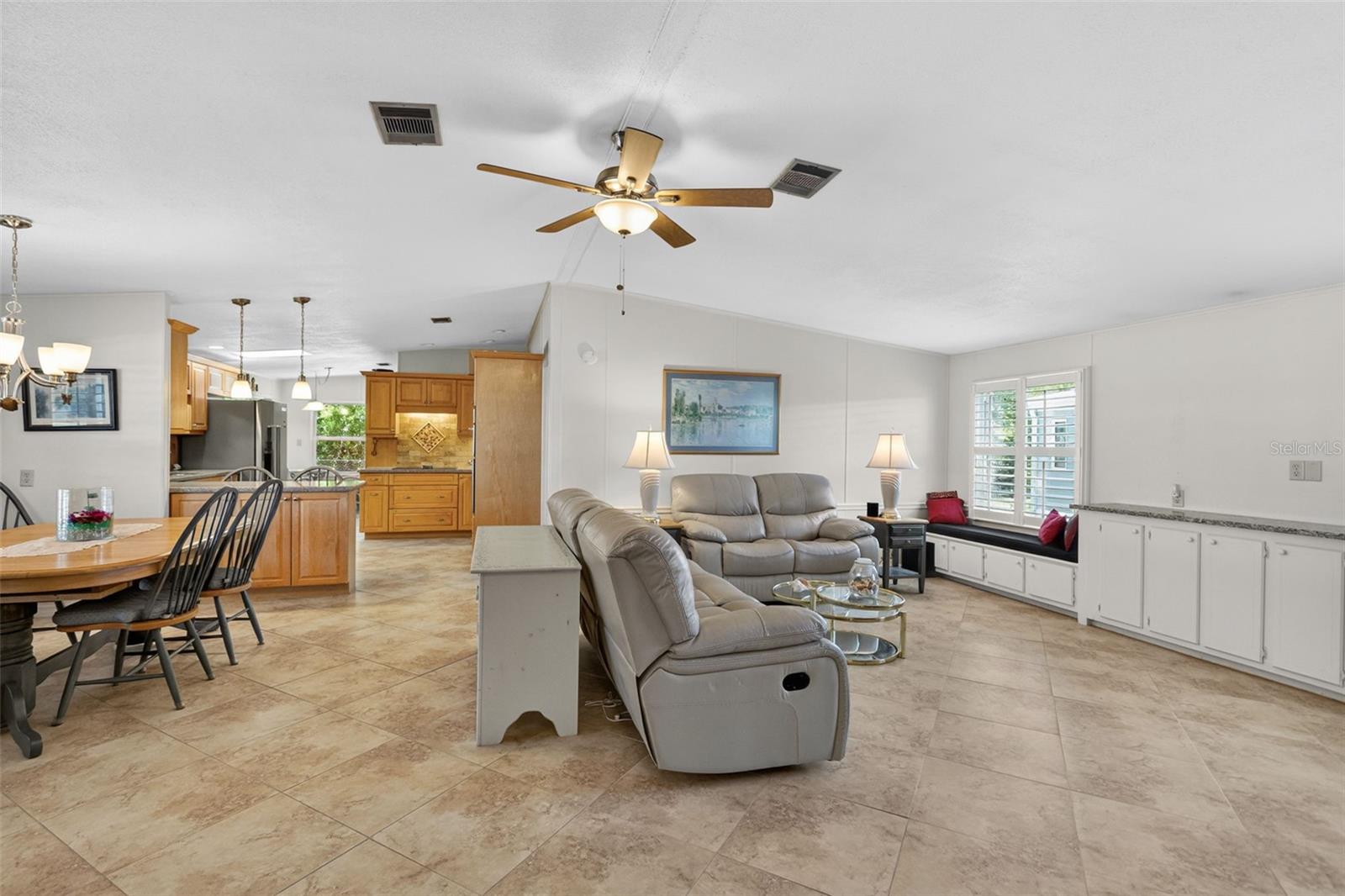 209 VISTORIA DR — photo 15