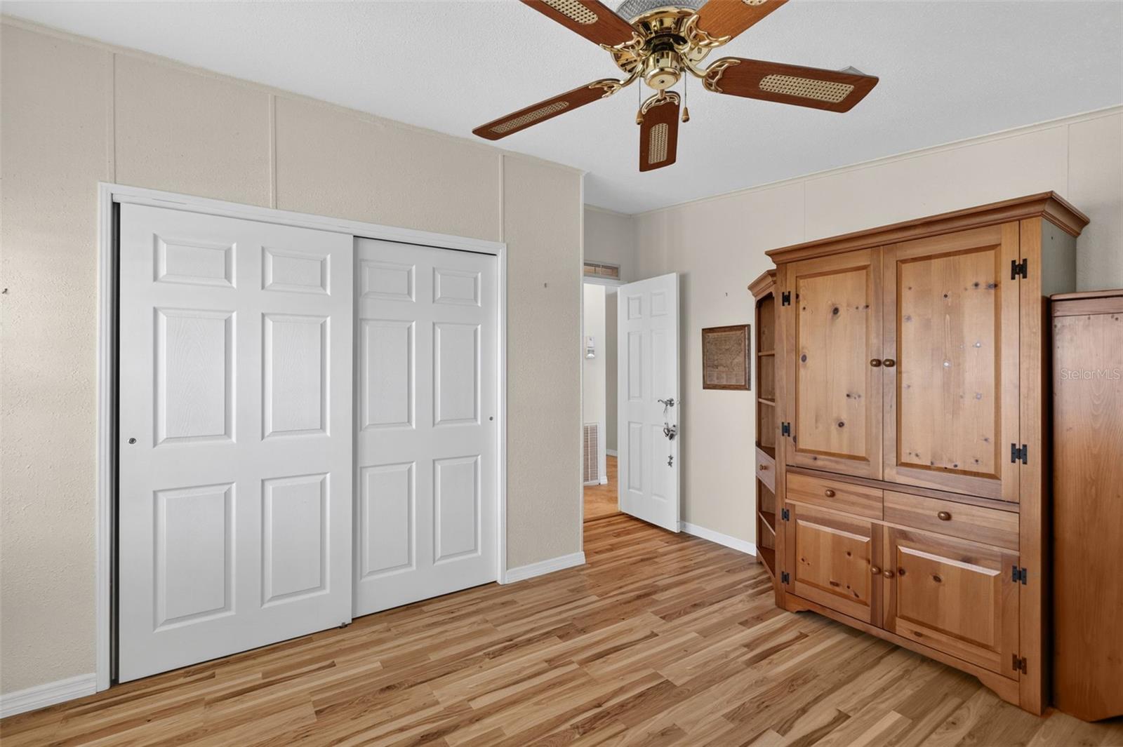 209 VISTORIA DR — photo 26