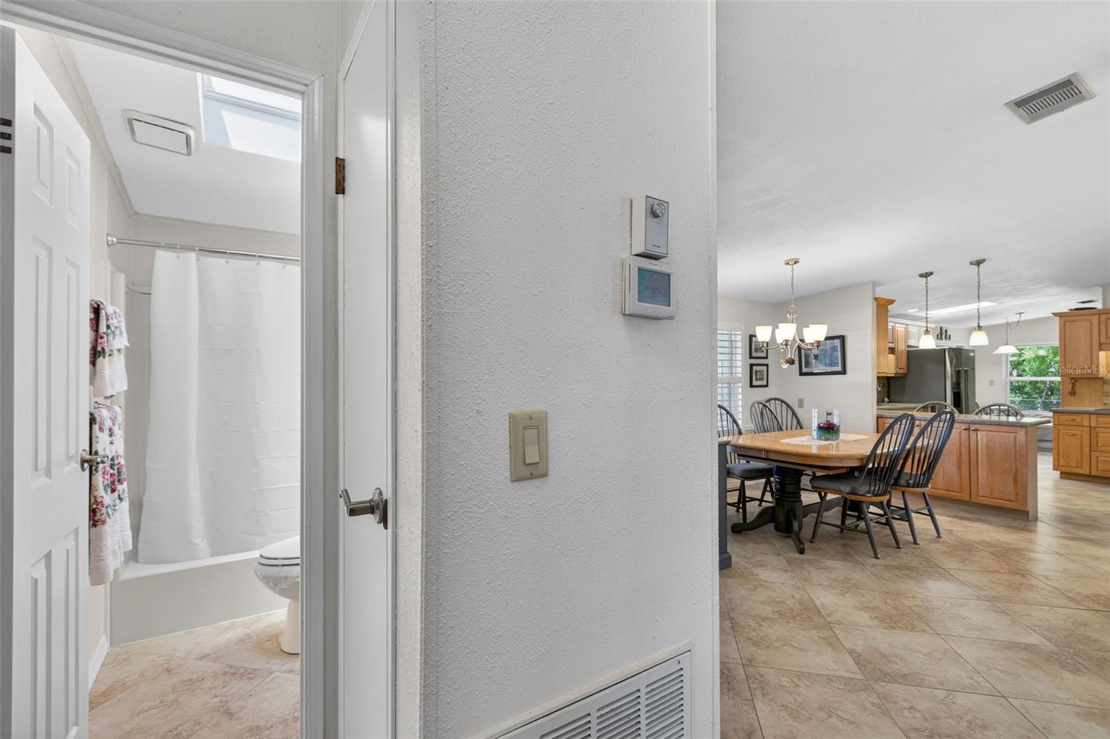 209 VISTORIA DR — photo 27